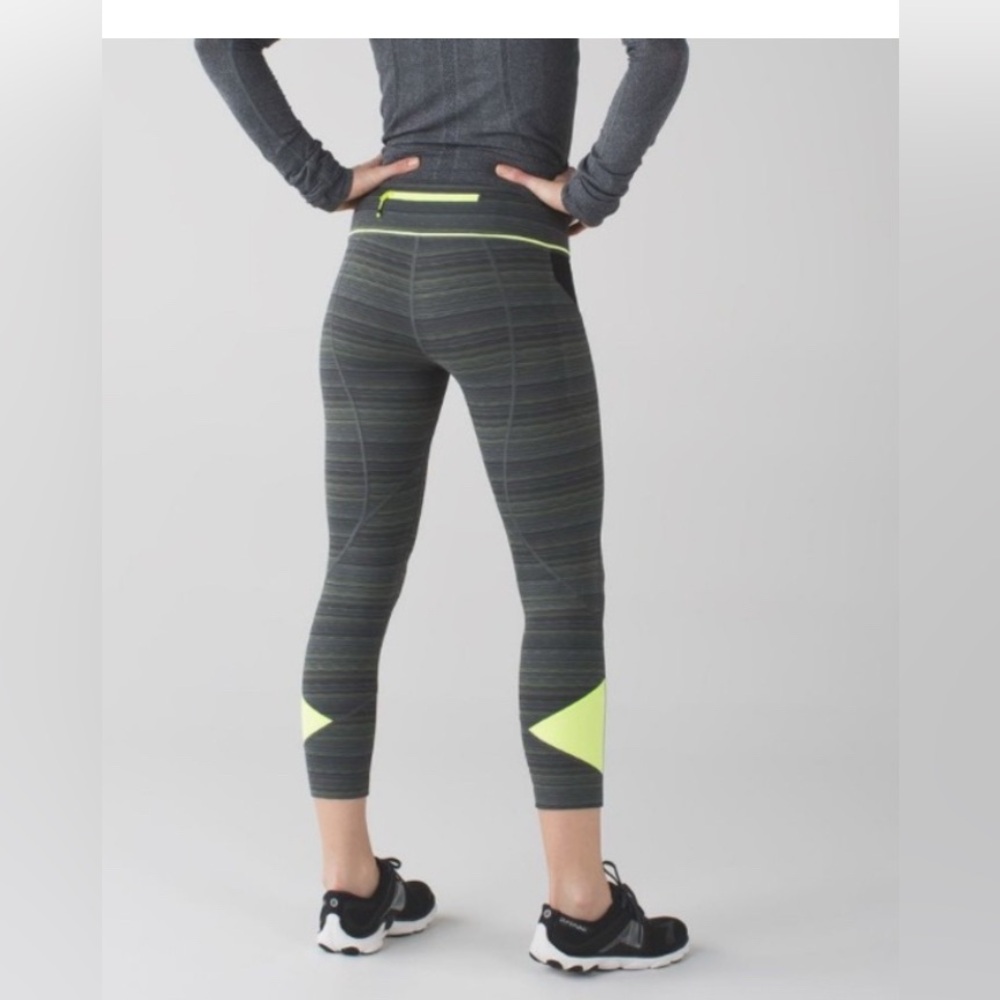Lululemon sz 8 Pace Rival Space Dye Crop Leggings vintage print style